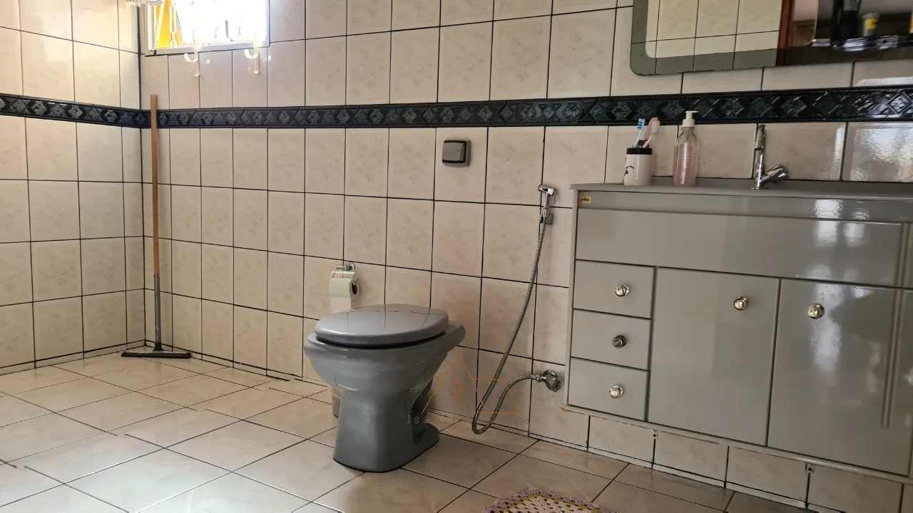 Imagem Imperdível! Casa à venda em Itu-SP, bairro Progresso, 3 quartos, 1 suíte, 1 sala, 3 banheiros, 4 vagas de garagem, 194 m².