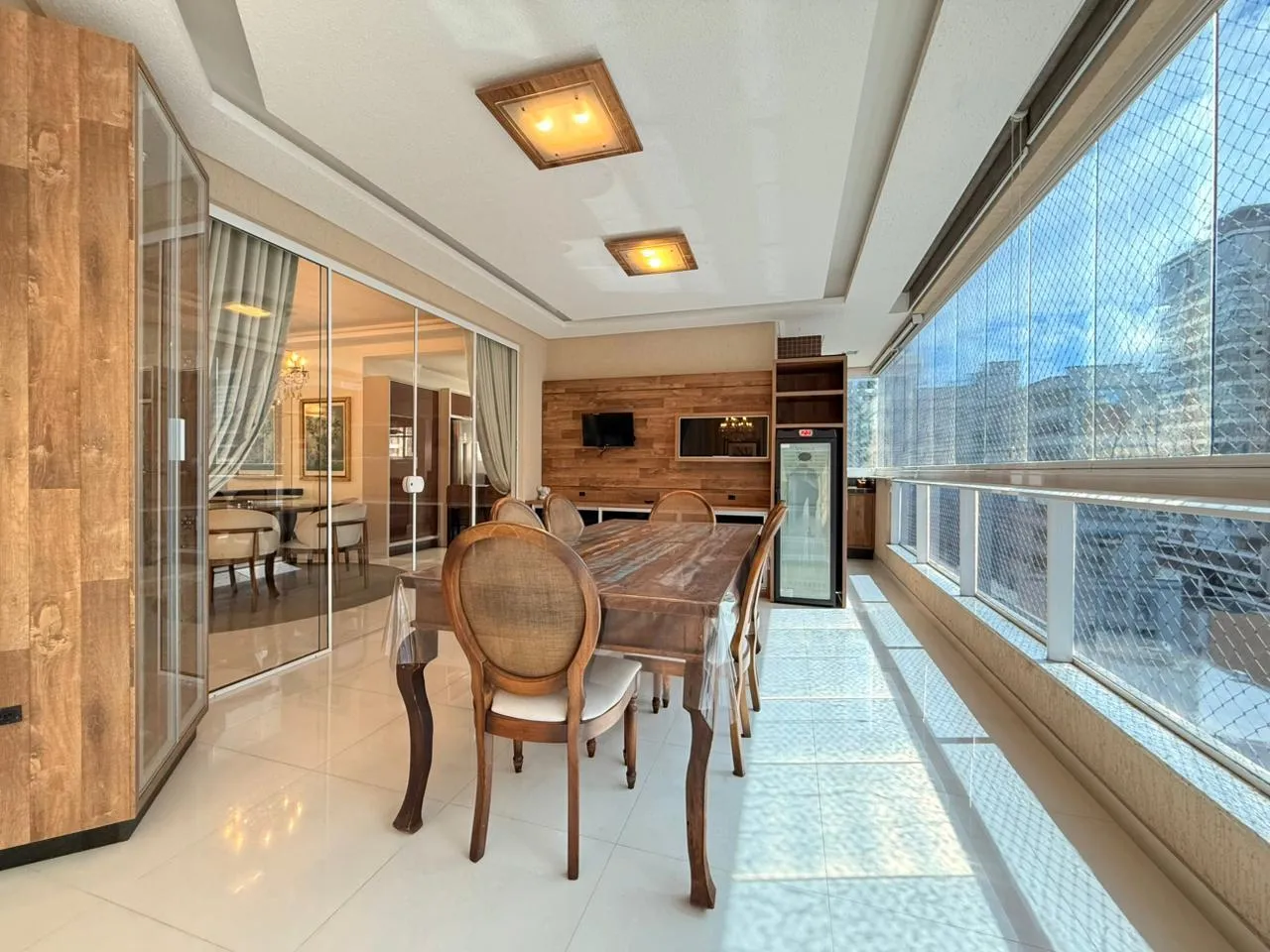 Imagem Apartamento com vista para o mar à venda com 197.7m2 por R$ 2.490.000,00