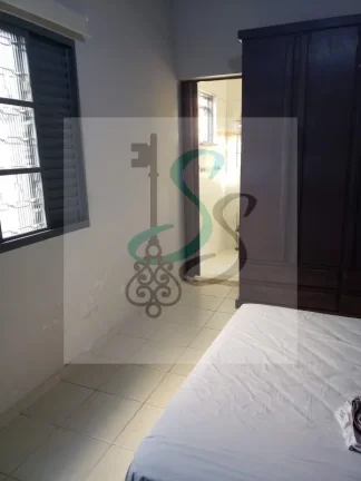Imagem Venda de casa na Vila Nunes, Lorena. 3 dormitórios sendo 1 suíte, sala, cozinha com armários, área de serviço, 3 banheiros, 2 vagas de garagem cober