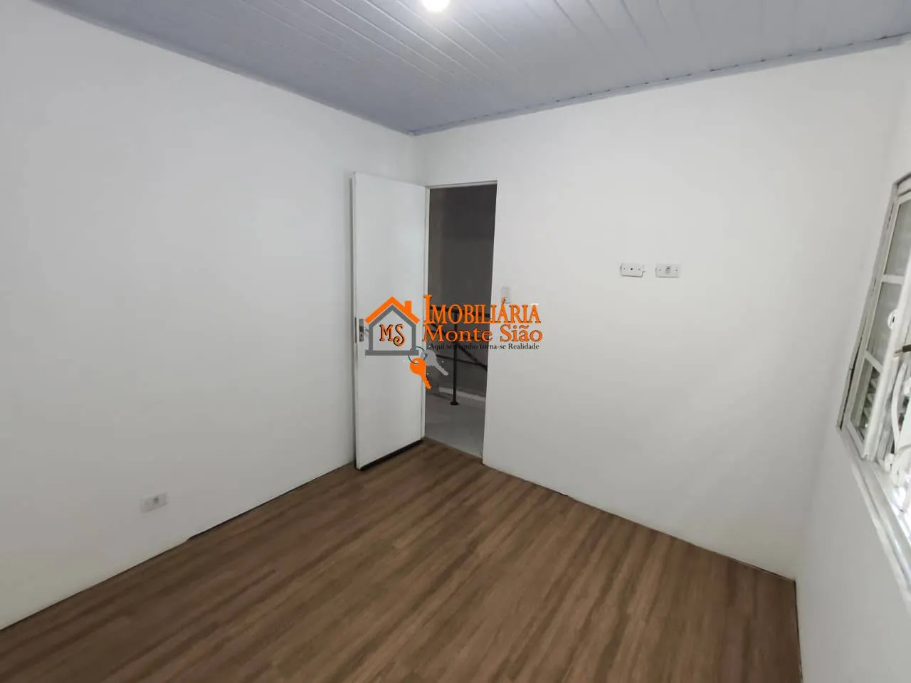 Imagem Sobrado com 4 dormitórios para alugar, 250 m² por R$ 3.460,00/mês - Ponte Grande - Guarulhos/SP