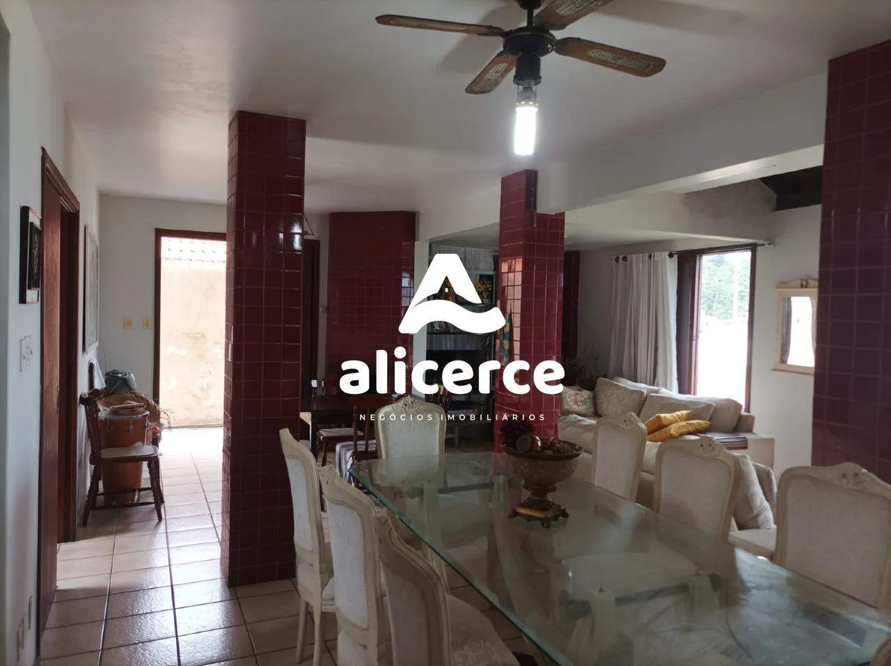 Imagem Casa à venda l 4 quartos, 1 suíte l 286m² l Tapera - Florianópolis/SC