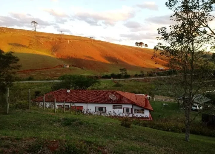 Imagem Sítio à Venda - 36.000m² com Casa de 273m² - Próximo à Cachoeira Grande, Ideal para Moradia ou Airbnb
