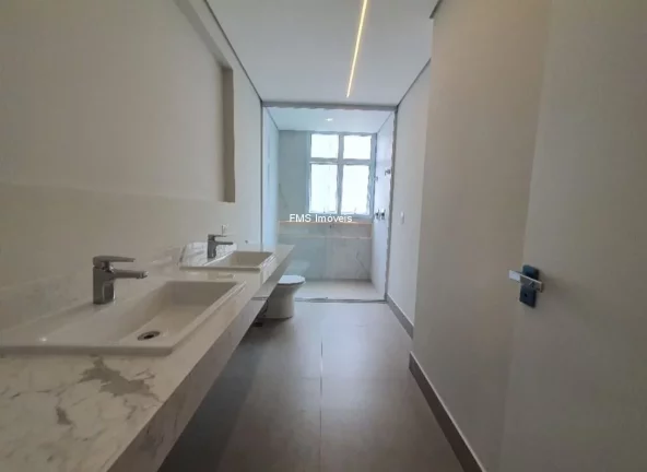 Imagem Apartamento de Luxo na Bela Vista: 3 Quartos, 3 Suítes, 5 Salas, 5 Banheiros, 2 Vagas e 360m² de Pura Elegância em SP.