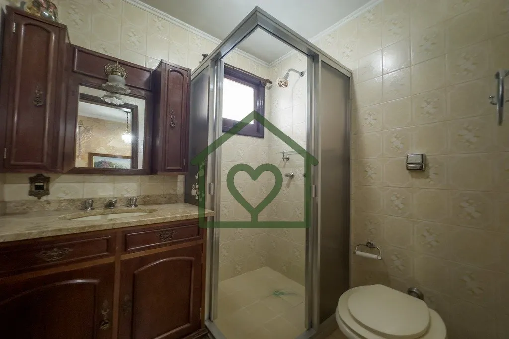 Imagem Belíssima casa, localizada no desejado bairro Bela Vista, com pátio com piscina e um anexo ao fund...