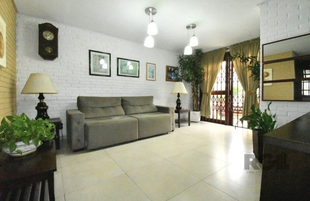 Imagem CASA - 5 dorms. - 3 vagas - 290 m² - MENINO DEUS