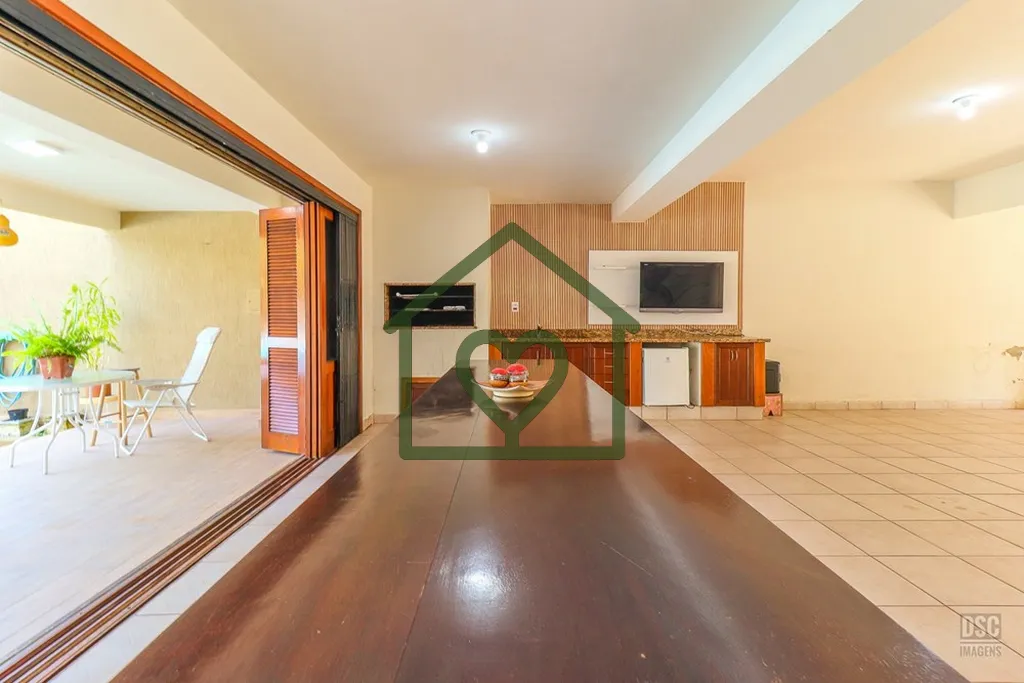 Imagem Viva com Exclusividade em Ipanema: Casa Completa com Piscina, Sacadas e Ambientes Amplos

Esta resid...