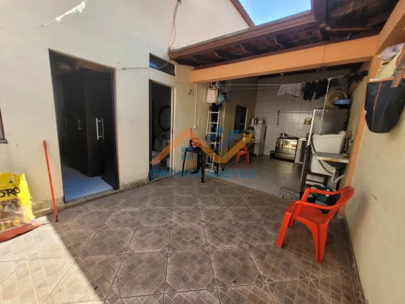 Imagem Casa em ótima localização no bairro Bom Retiro - Ipatinga