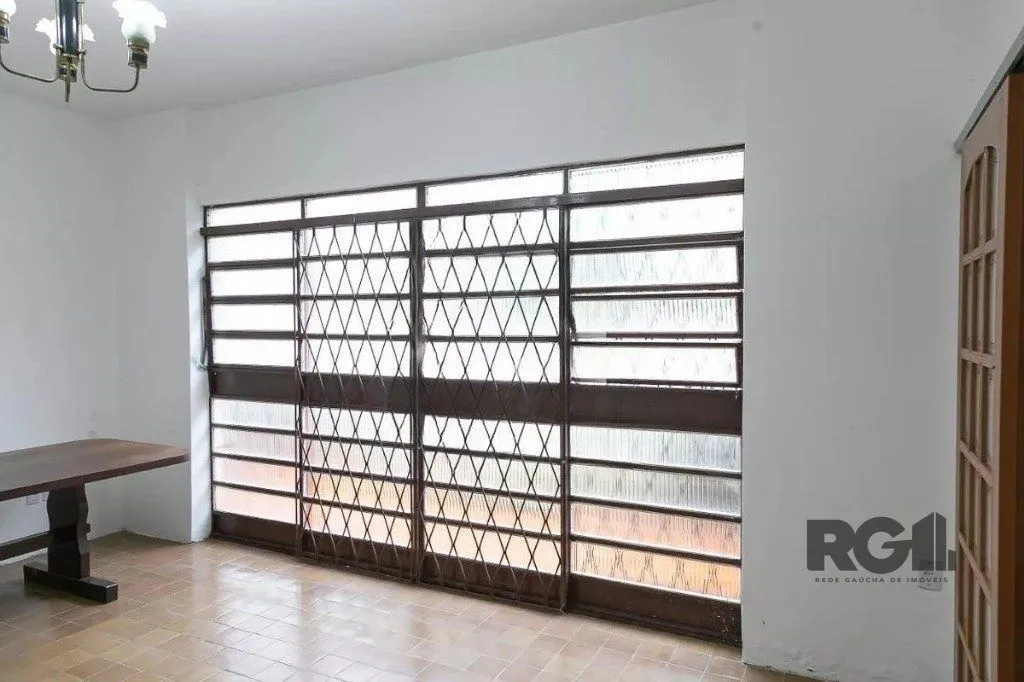 Imagem Casa para Venda - 150m², 3 dormitórios, 2 vagas - Teresópolis