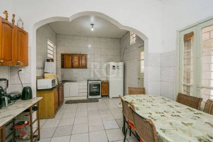 Imagem Casa para Venda - 290m², 3 dormitórios, 4 vagas - Santo Antonio