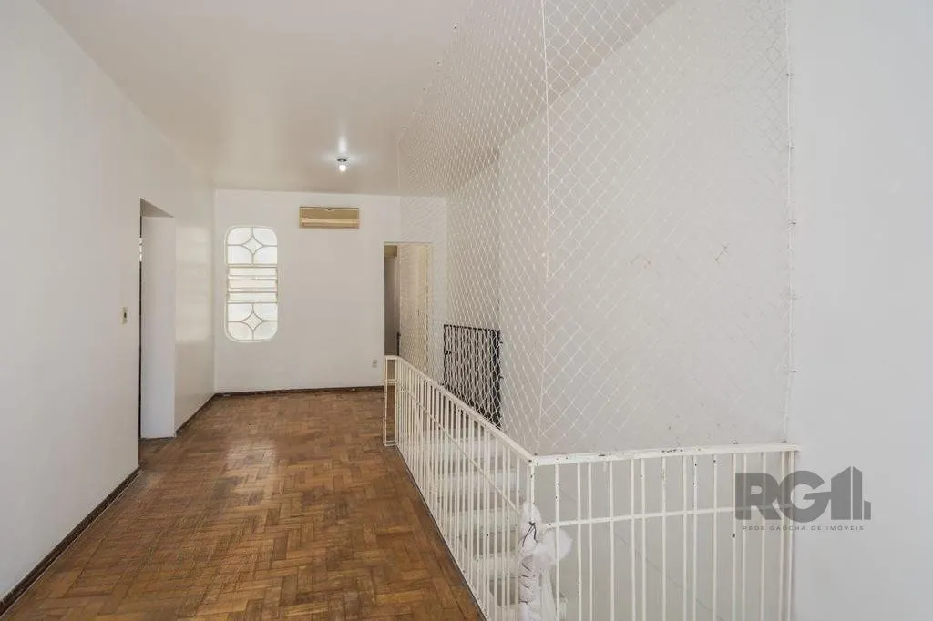 Imagem Excelente casa de 132m² com 4 dormitórios no centro histórico.