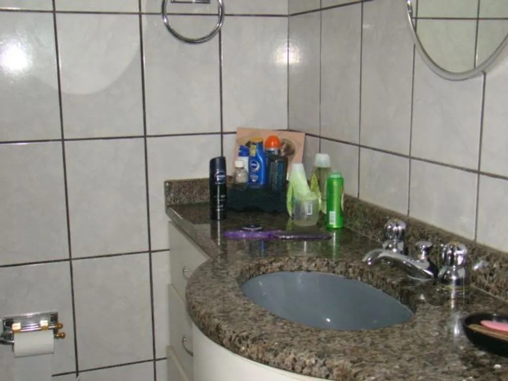 Imagem Casa de 370m² - 4 dormitórios, 2 suítes e 4 vagas de garagem no bairro Espírito Santo