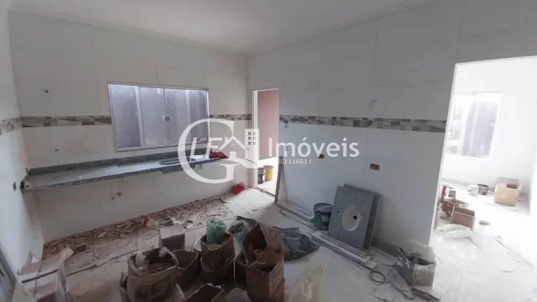 Imagem Casa Com Dois Quartos Mais uma Suite