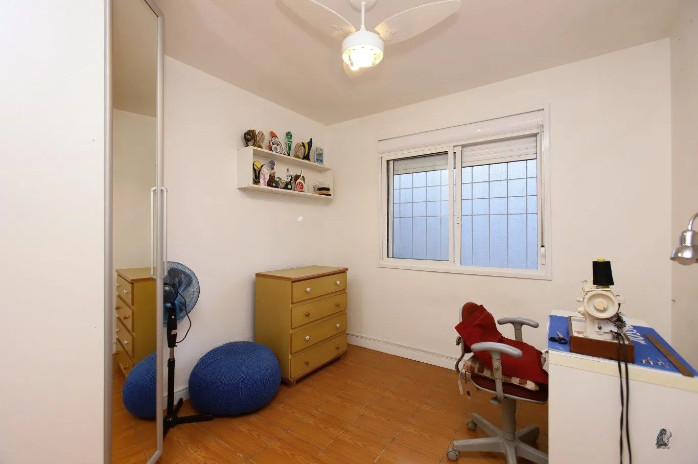 Imagem Casa com Edícula nos fundos, total de 5 dormitórios no Bairro gloria.