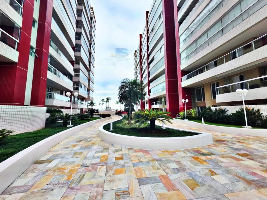 Imagem A VENDA SOFISTICAÇÃO E CONFORTO FRENTE AO MAR COM 90m² | 2 Dormitórios | 2 VAGAS DE GARAGEM COBERTAS + VARANDA GOURMET EQUIPADA.