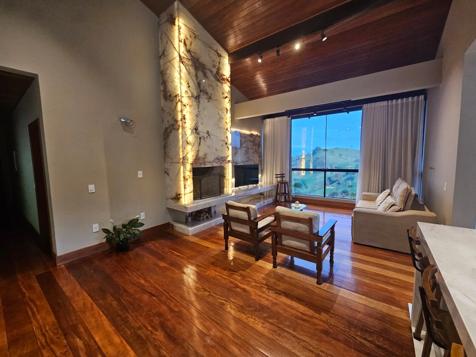 Casa com 3 Quartos à Venda, 400 metros em Vargem Alta - Vargem Alta