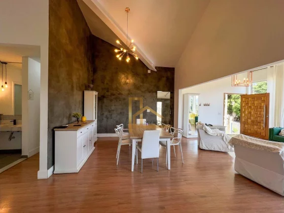 Imagem Casa Linear com 3 quartos com terreno plano e lazer privativo.