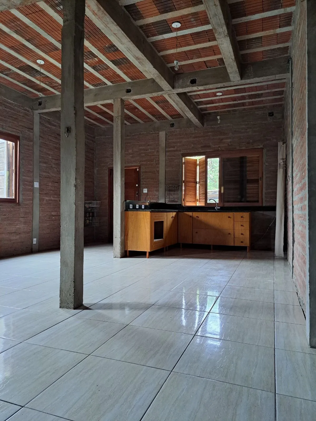 Imagem Sobrado 200m² privativos, 4 dormitórios 1 suíte e 2 vagas cobertas - Gravataí