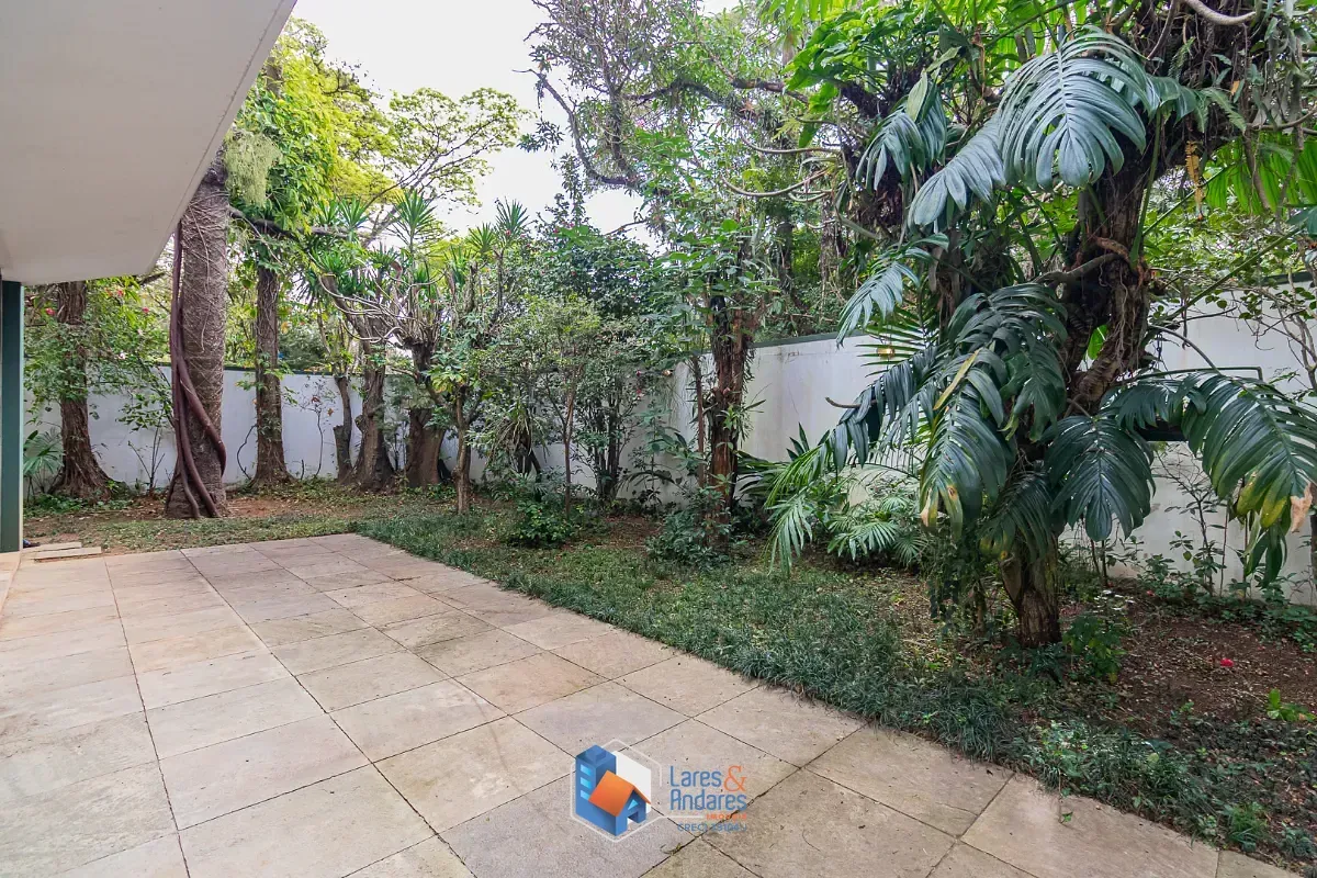 Imagem Casa para venda em Granja Julieta com 3 quartos, sendo 2 suítes, 438m²
