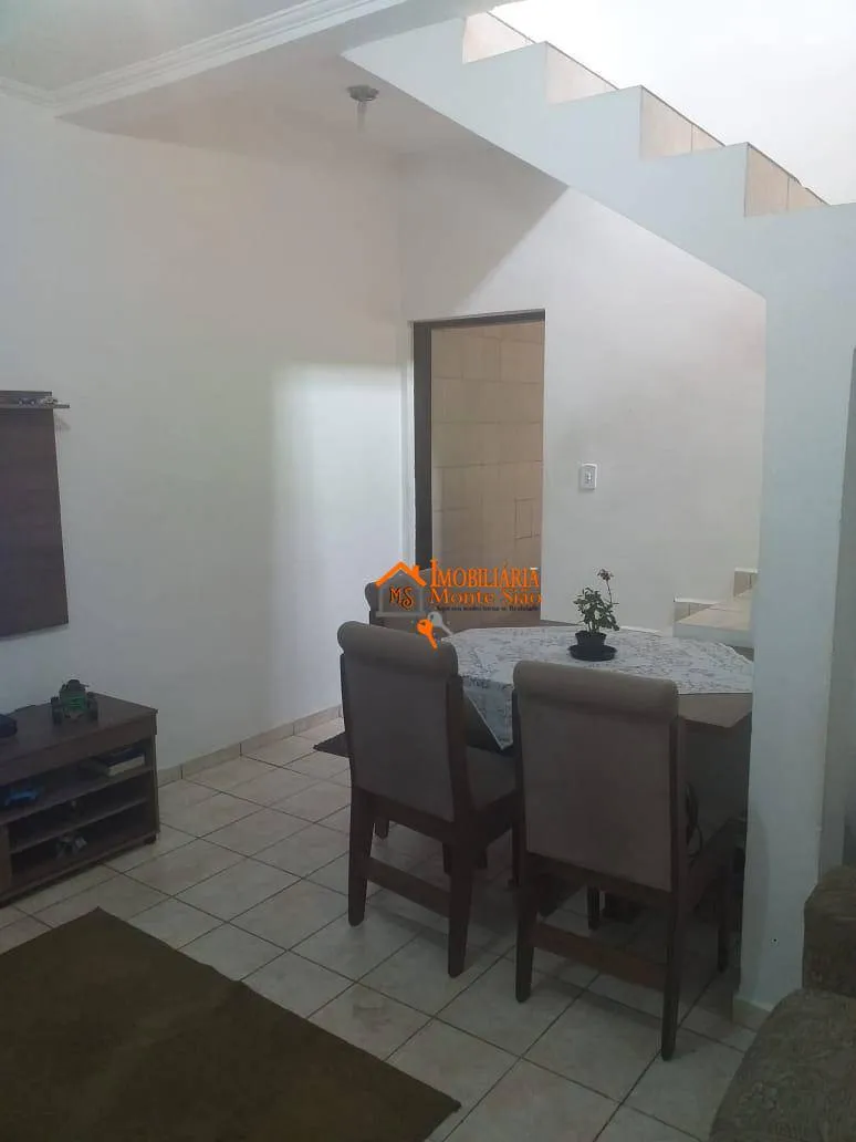 Imagem Sobrado com 3 dormitórios à venda, 300 m² por R$ 530.000,00 - Jardim Paraventi - Guarulhos/SP