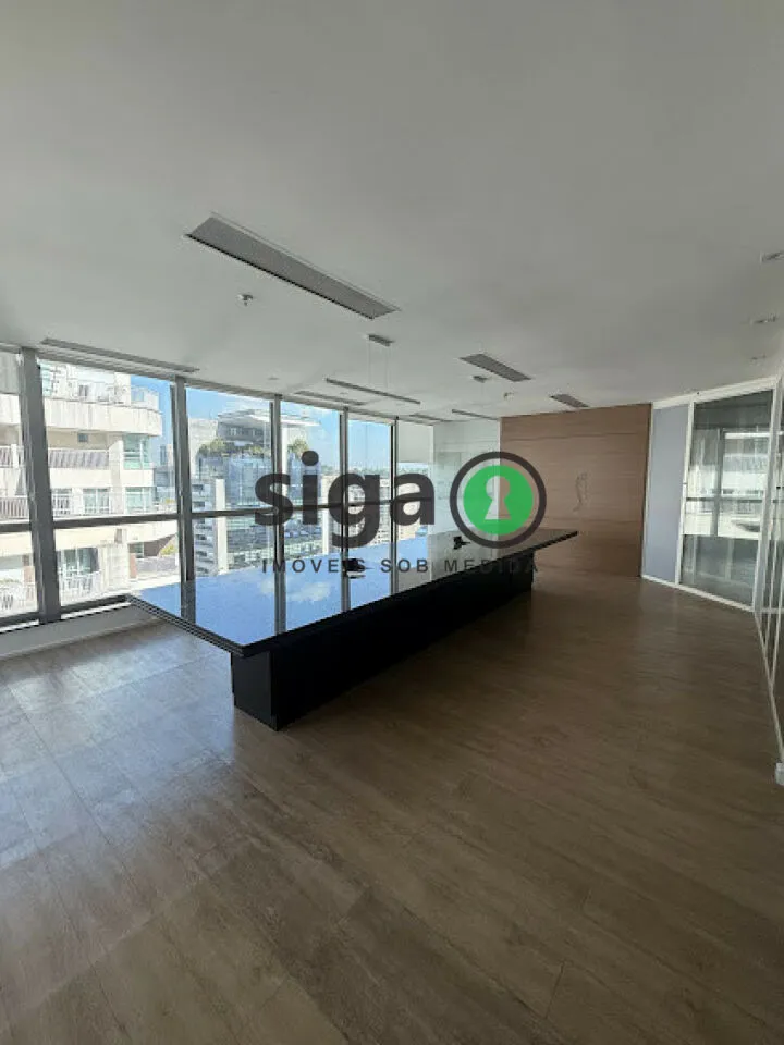 Foto do imóvel Sala Comercial de 212m² com 8 Vagas no Edifício Francisco Mellão.