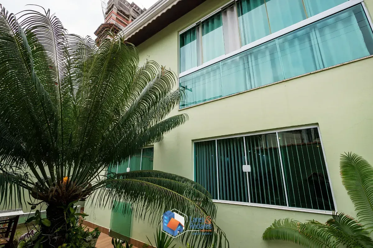 Imagem Sobrado para venda em Vila Esperança com 4 quartos, sendo 1 suíte, 328m²