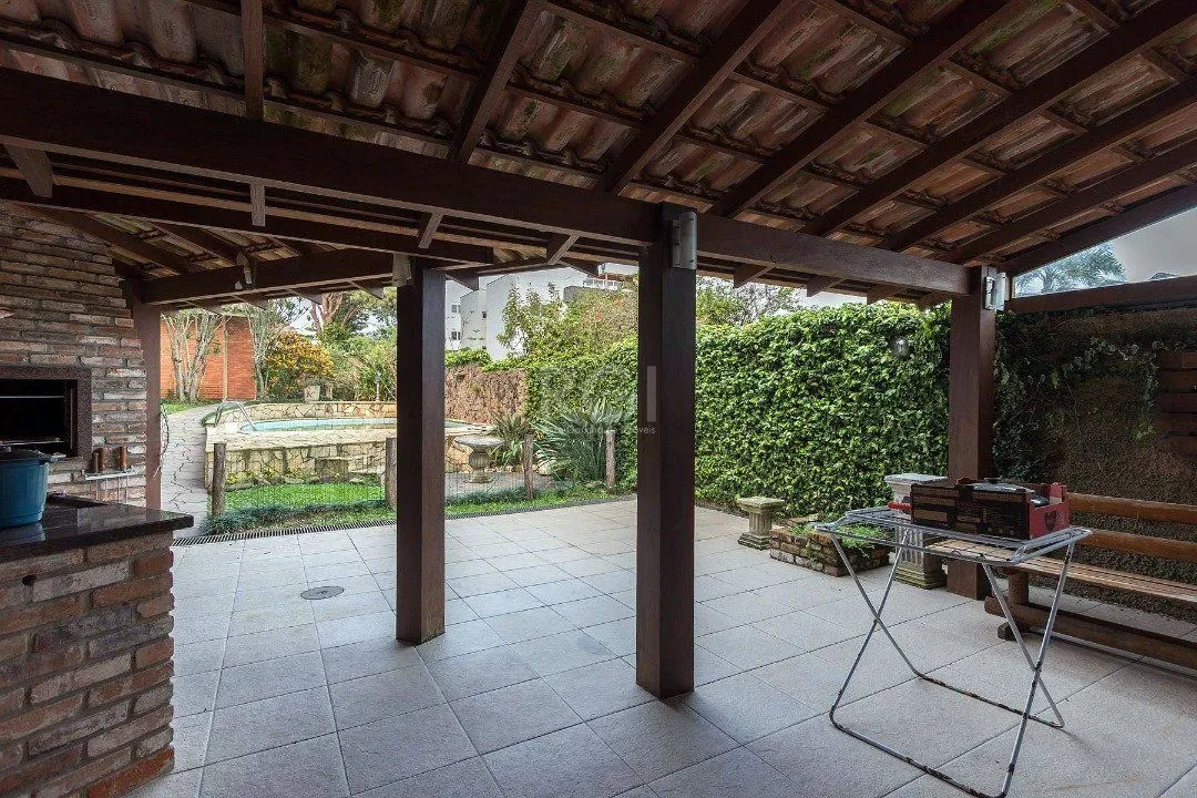 Imagem Casa para Venda - 430m², 4 dormitórios, sendo 1 suites, 5 vagas - Cristal