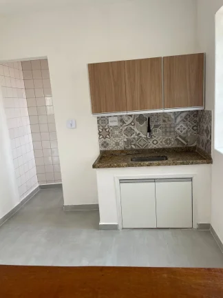 Imagem Apartamento 50M², 1Q, Cozinha, 1 Banheiro, Recém Reformado, Cozinha Americana Toda em Porcelanato, Pé Direito Alto, Janelões.