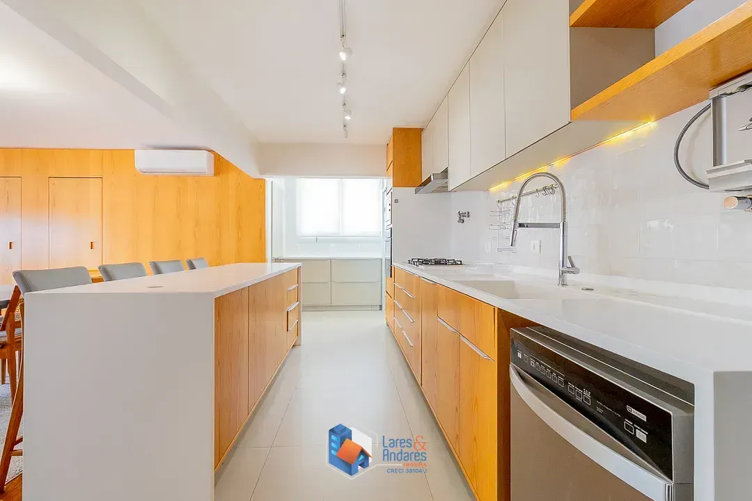 Imagem Apartamento para venda e locação em Santo Amaro com 3 quartos, sendo 1 suíte, 154m²
