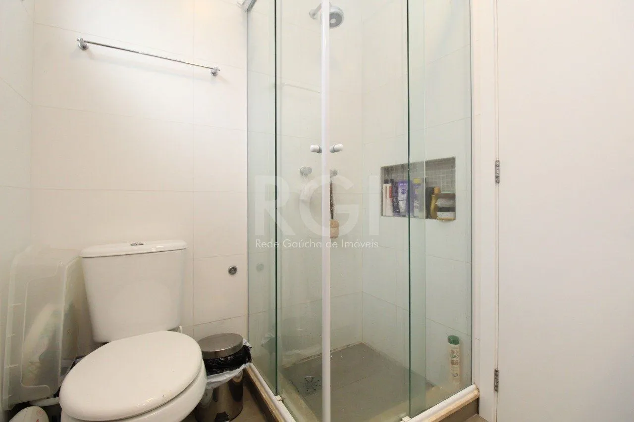 Imagem Cobertura para Venda - 106.84m², 3 dormitórios, sendo 2 suites, Petrópolis