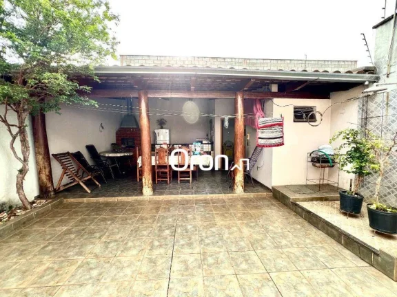 Imagem Sobrado à venda, 247 m² por R$ 1.100.000,00 - Jardim América - Goiânia/GO