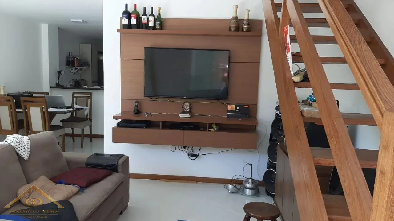 Imagem Casa em Condomínio para Venda em Cabo Frio / RJ no bairro Peró