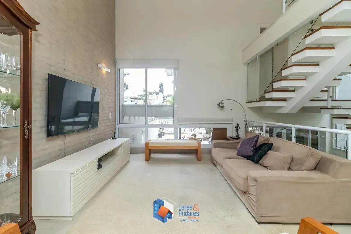 Imagem Sobrado para venda em Jardim Franca com 3 quartos, sendo 3 suítes, 400m²