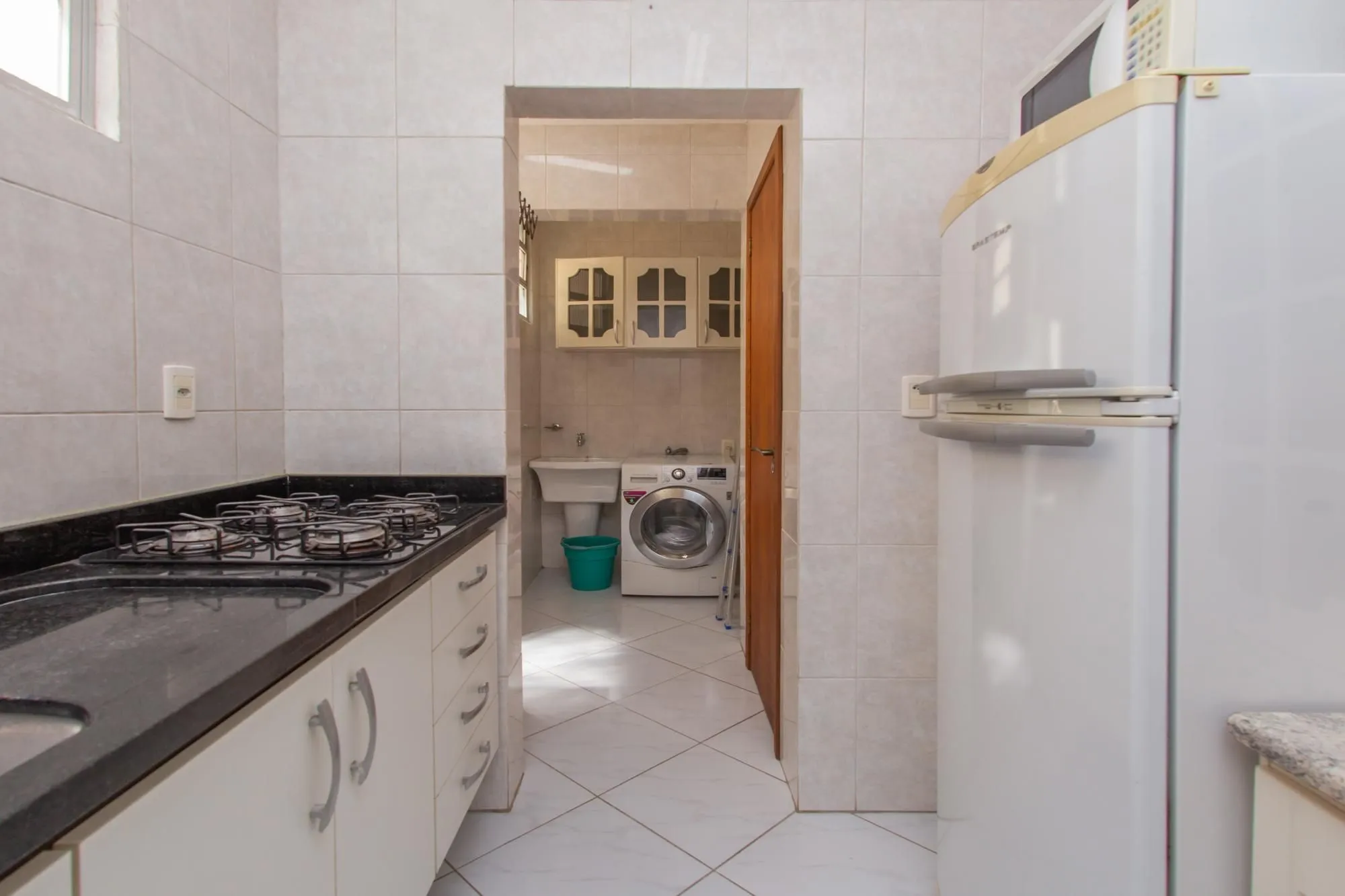 Imagem Apartamento 02 dormitórios próximo ao hospital Moinhos
