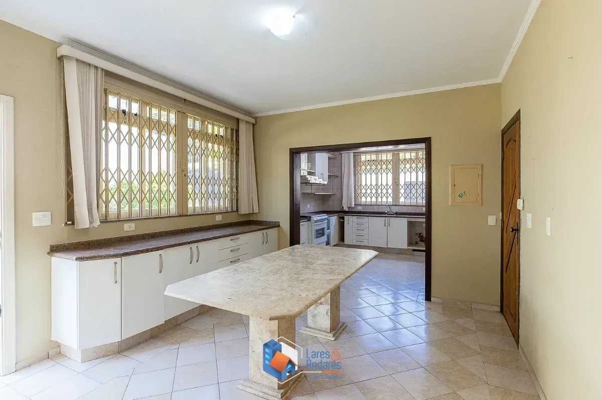 Imagem Casa para venda em Planalto Paulista com 4 quartos, sendo 2 suítes, 332m²