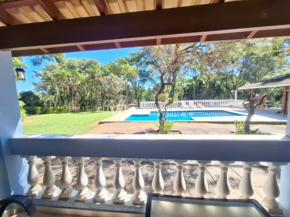 Imagem Linda chácara com total privacidade em meio à natureza!
Casa com 3 suítes (2 com closet), sala í...