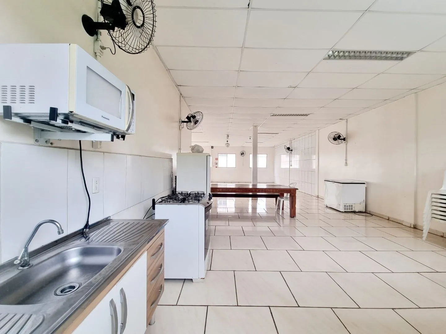 Imagem Amplo Apartamento ótima localização com Piso Porcelanato