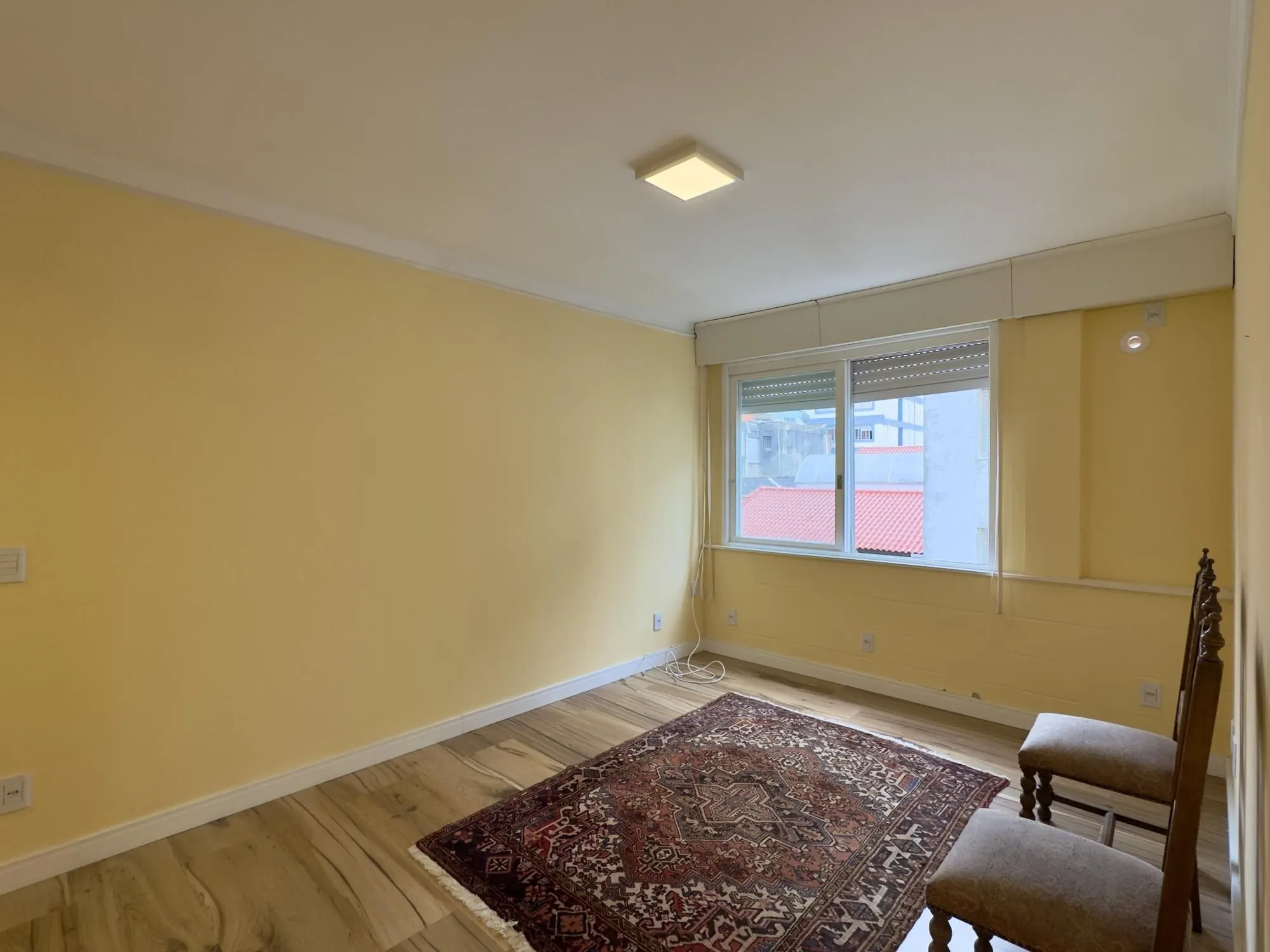 Imagem Apartamento 2 dormitórios, reformado e ensolarado no Centro Histórico