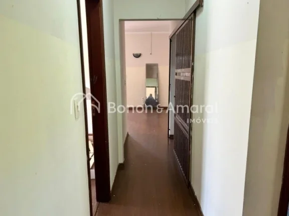 Imagem Descubra o conforto nesta confortável e espaçosa casa localizada no prestigiado bairro do Jardim C...