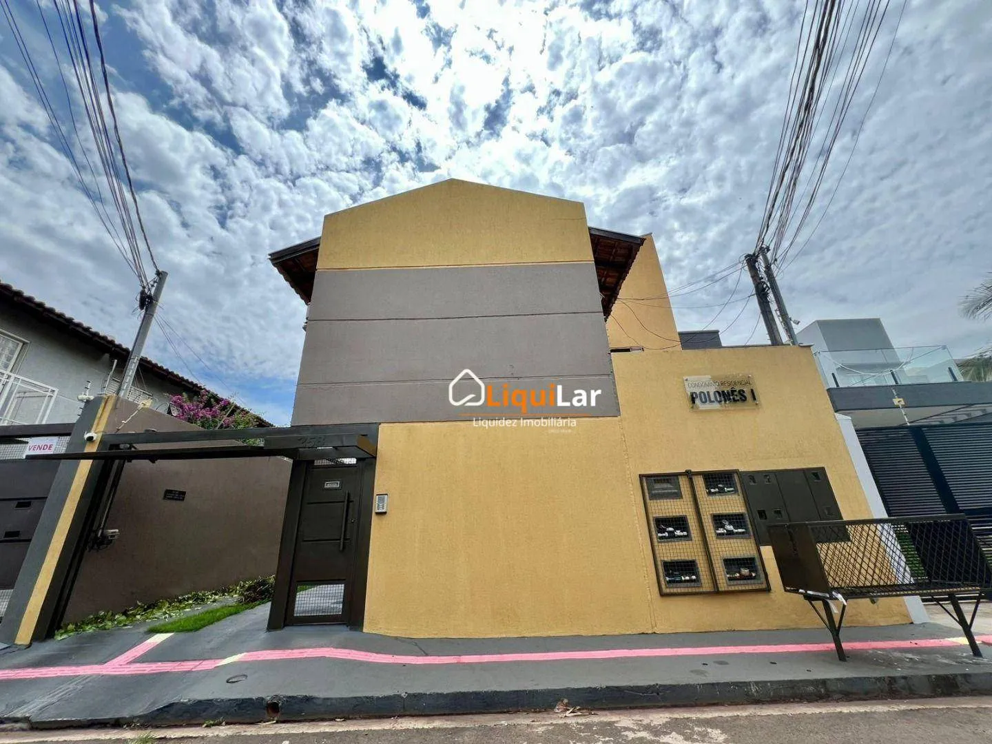 Imagem Sobrado para Locação no Condomínio Residencial Polonês 1 com 3 Quartos, 2 Suítes e Condomínio Exclusivo