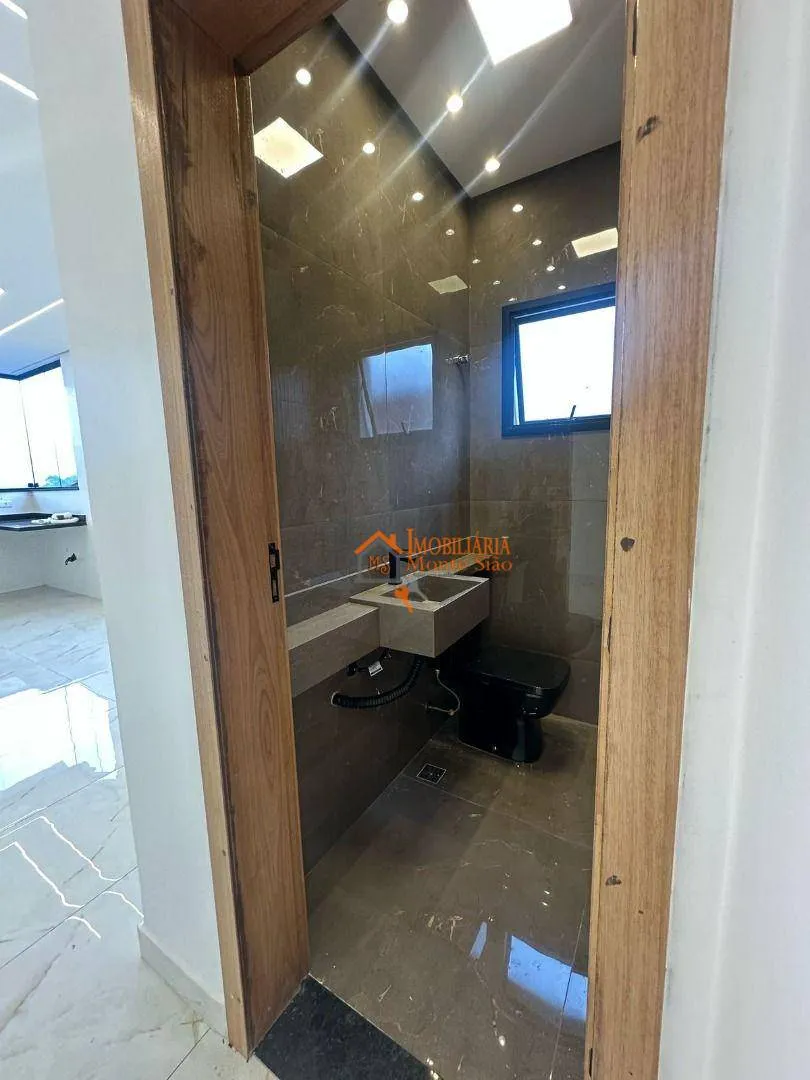 Imagem Sobrado com 3 dormitórios à venda, 158 m² por R$ 830.000,00 - Centro - Arujá/SP