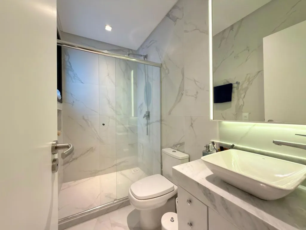 Imagem Casa em Condominio 4 Dormitórios - Bairro --