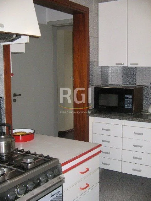 Imagem Casa para Venda - 260m², 3 dormitórios, sendo 1 suites, 7 vagas - Nonoai