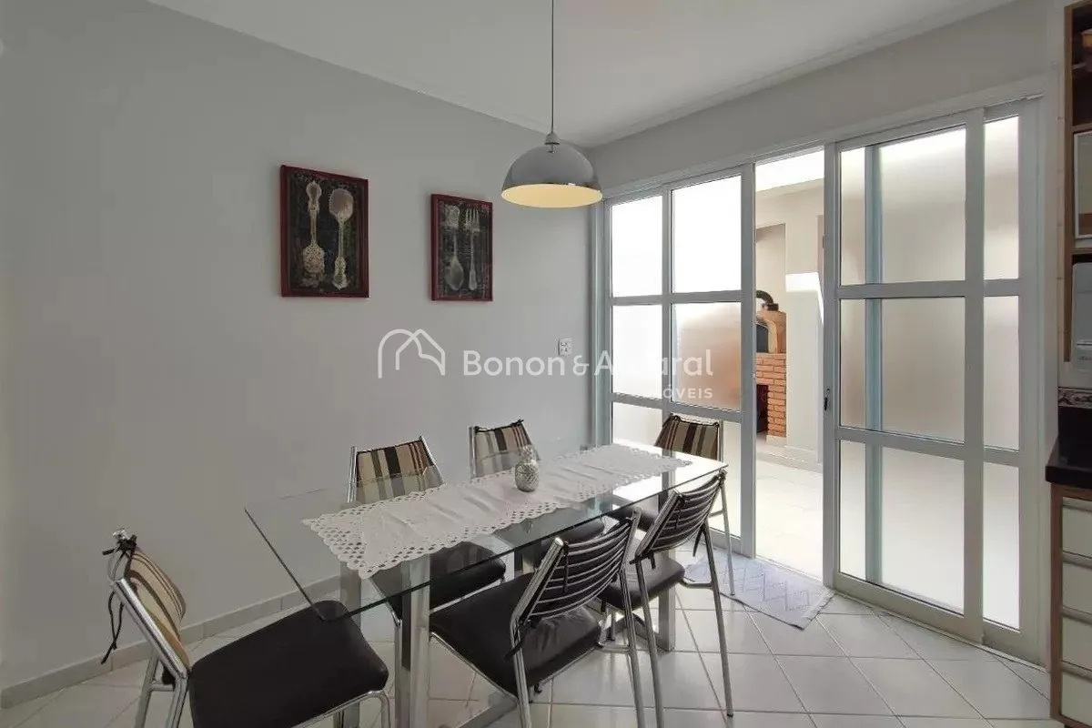 Imagem Casa de condomínio com 300m², 4 quartos e 3 vagas