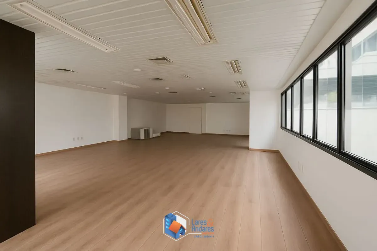 Imagem Conjunto comercial para venda em Cerqueira César, 88m²