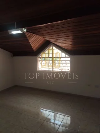 Imagem Casa Ampla com 4 Dormitórios (2 Suítes), Churrasqueira e Ótima Localização – Próxima ao Shopping Oriente!