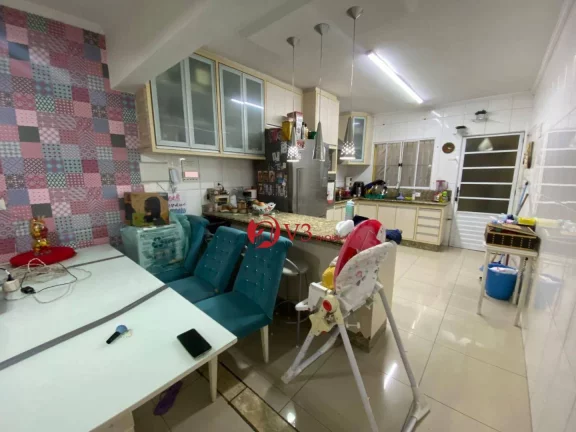 Imagem Sobrado a venda na Vila Aricanduva 3 Dormitórios sendo 1 Suíte, 2 Vagas, 240 m