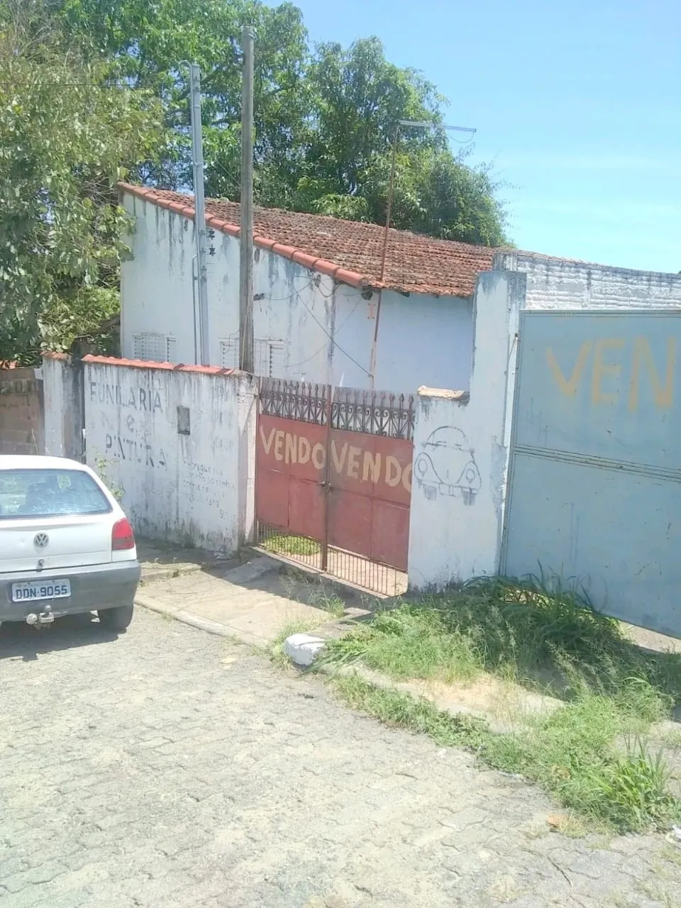 Imagem Terreno de esquina com 300m2 contendo casas antigas, à venda, centro, Cachoeira Paulista, SP
