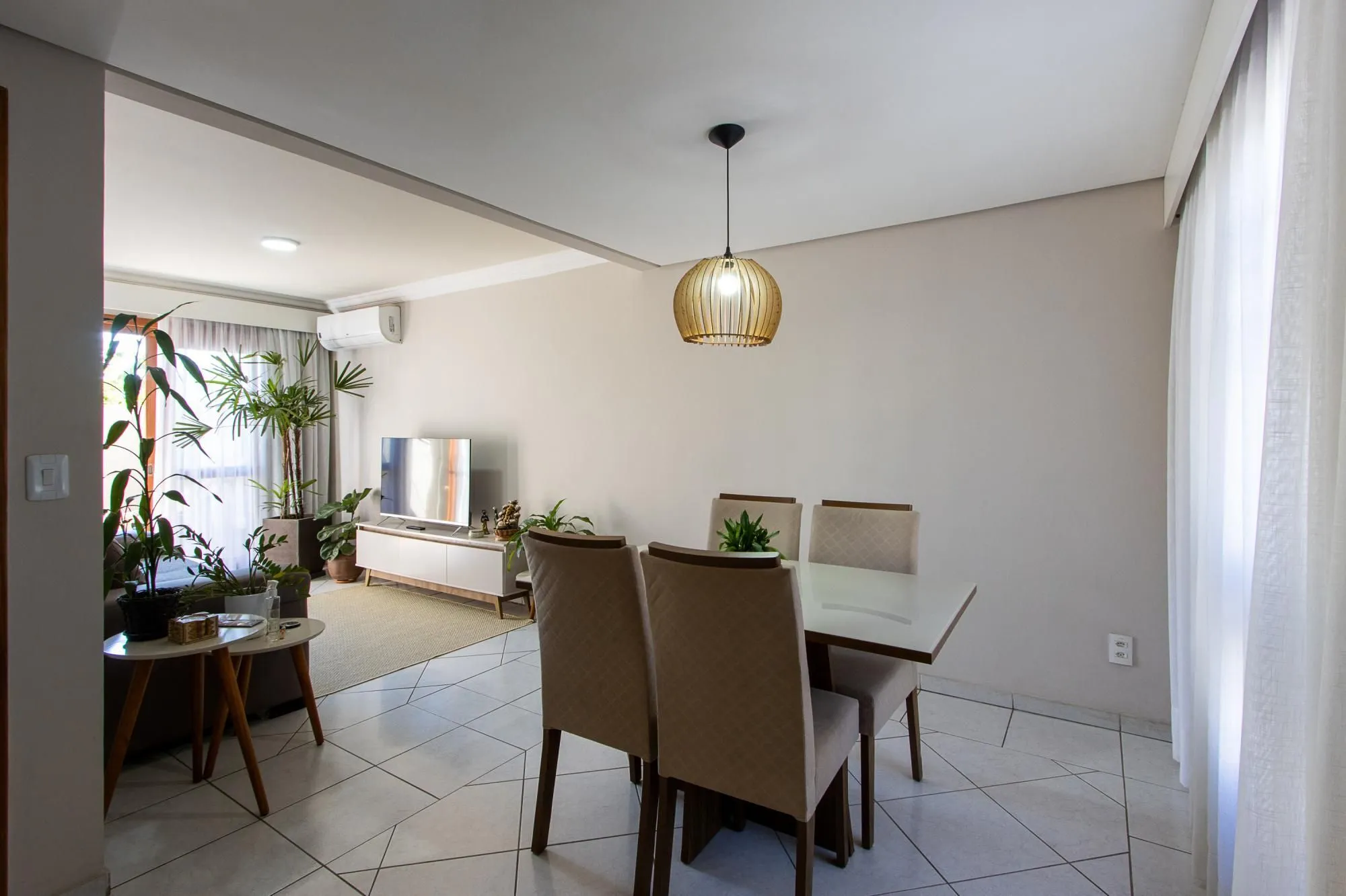 Imagem Casa em condomínio fechado, 104m² privativos, 2 quartos, 1 vaga, bairro Camaquã