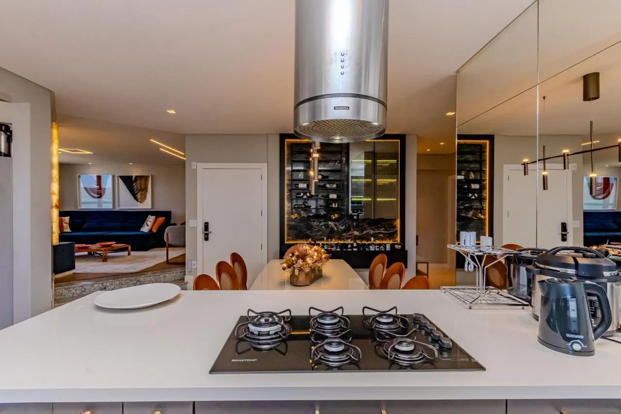 Imagem Apartamento com vista para o mar à venda com 200m2 por R$ 5.500.000,00