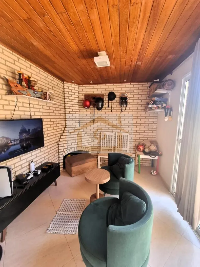 Imagem Casa com 3 Quartos, Quintal e 3 Vagas
